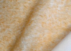 KM16-2-9079 Cream w/ Apricot Tip